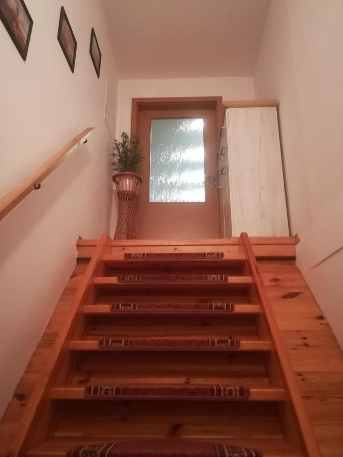B&B Violet Κάρλοβι Βάρι Εξωτερικό φωτογραφία